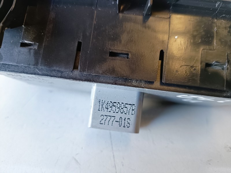 Recambio de mando elevalunas delantero izquierdo para seat leon (1p1) bkd referencia OEM IAM 1K4959857B  