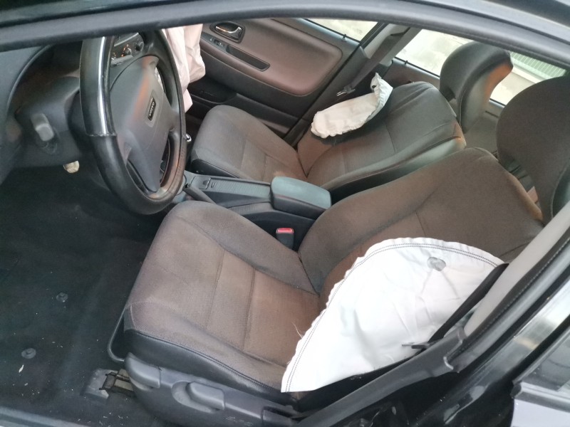 volvo v40 familiar del año 2003