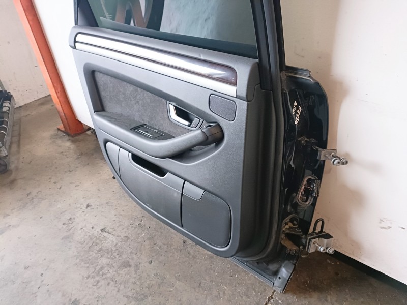 Recambio de puerta trasera izquierda para audi a8 (4e) bvn referencia OEM IAM   
