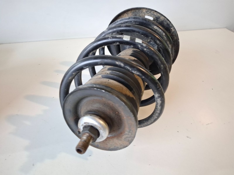 Recambio de amortiguador delantero derecho para seat alhambra (7v8) ahu referencia OEM IAM 7M0413031D  