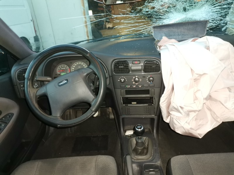volvo v40 familiar del año 2003