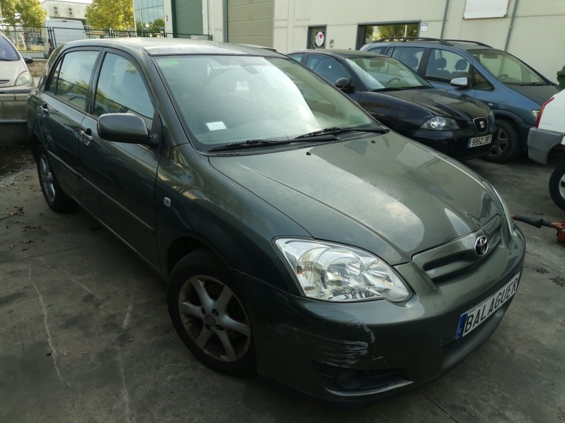 toyota corolla (e12) del año 2004
