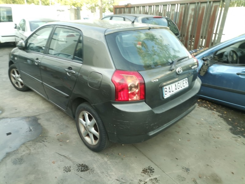 toyota corolla (e12) del año 2004