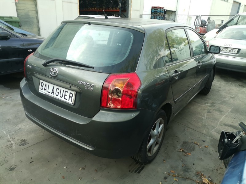 toyota corolla (e12) del año 2004
