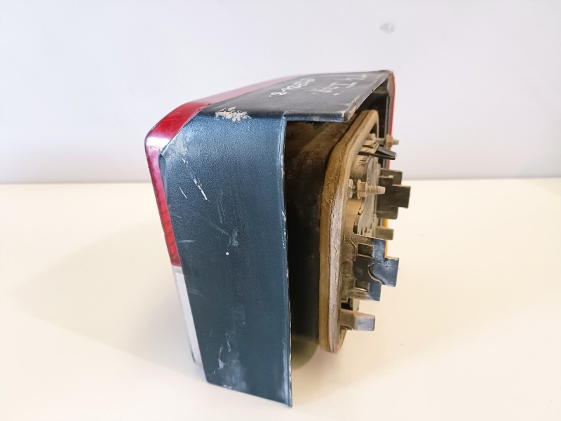 Recambio de piloto trasero izquierdo para volkswagen t4 transporter 1x referencia OEM IAM   