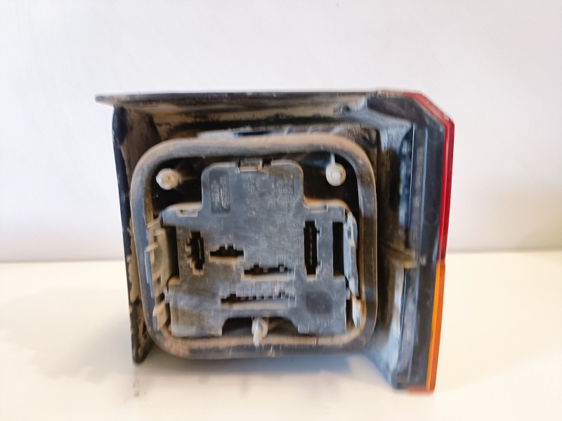 Recambio de piloto trasero izquierdo para volkswagen t4 transporter 1x referencia OEM IAM   