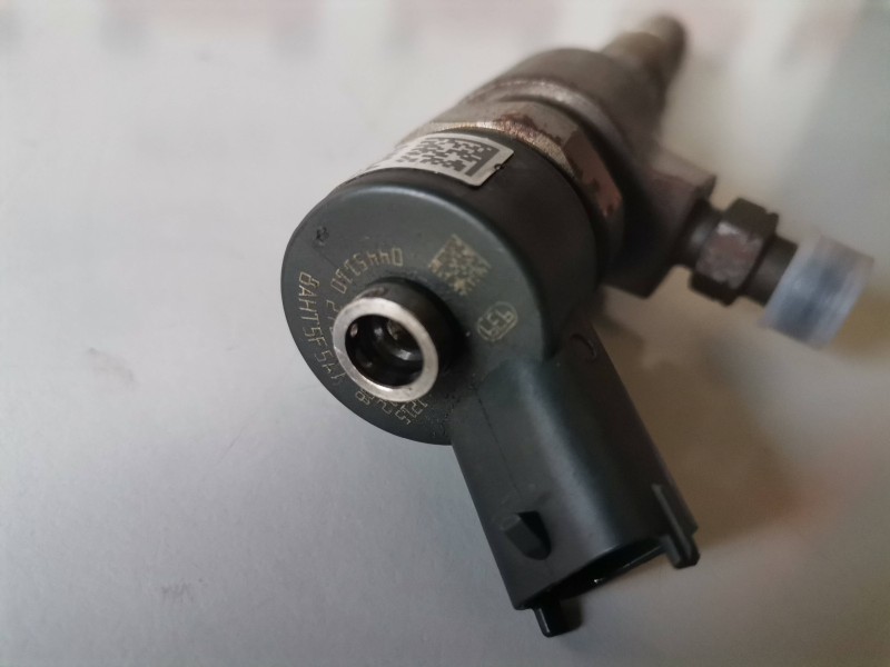Recambio de inyector para opel zafira b z19dt referencia OEM IAM 0445110276  