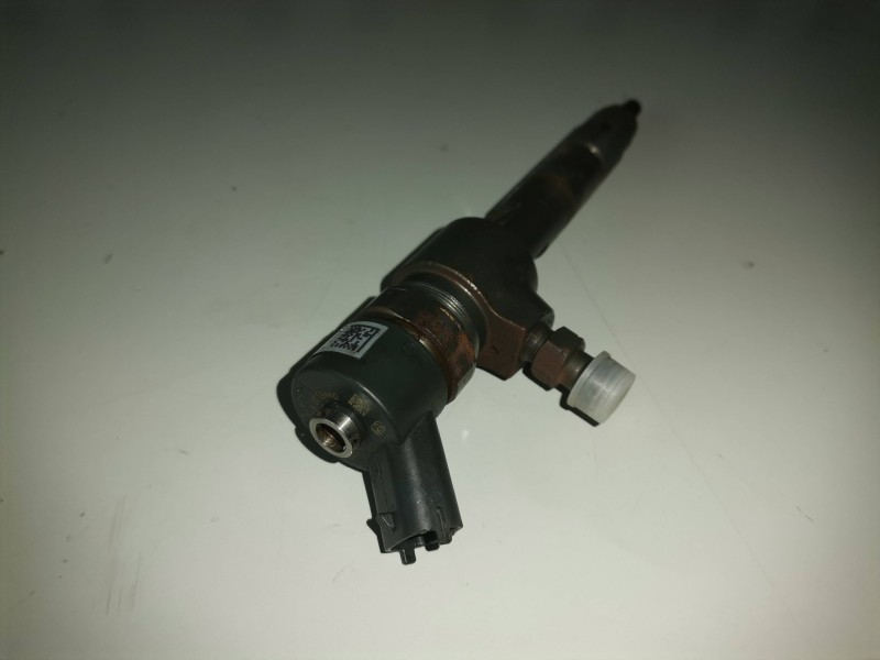 Recambio de inyector para opel zafira b z19dt referencia OEM IAM 0445110276  