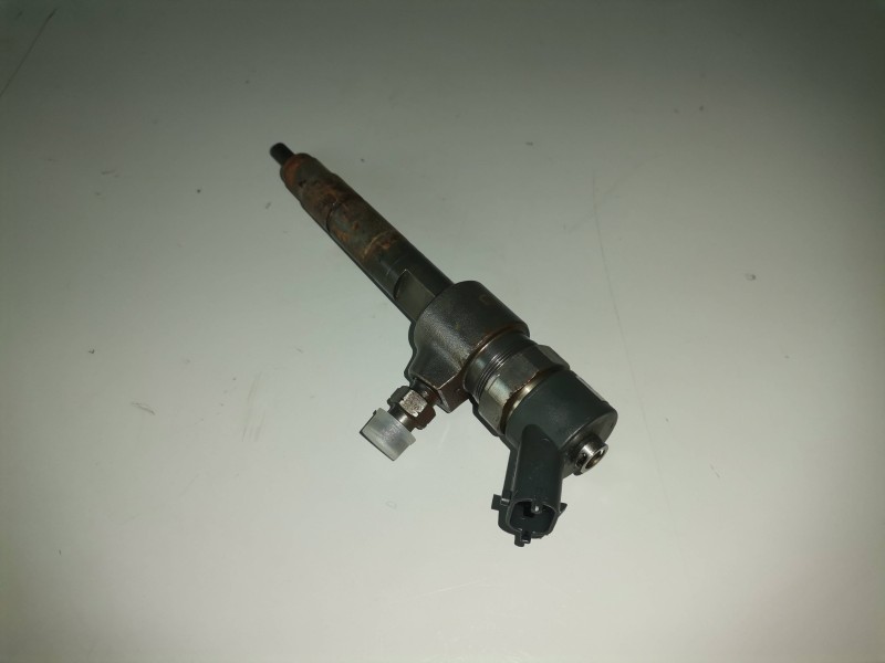 Recambio de inyector para opel zafira b z19dt referencia OEM IAM 0445110276  