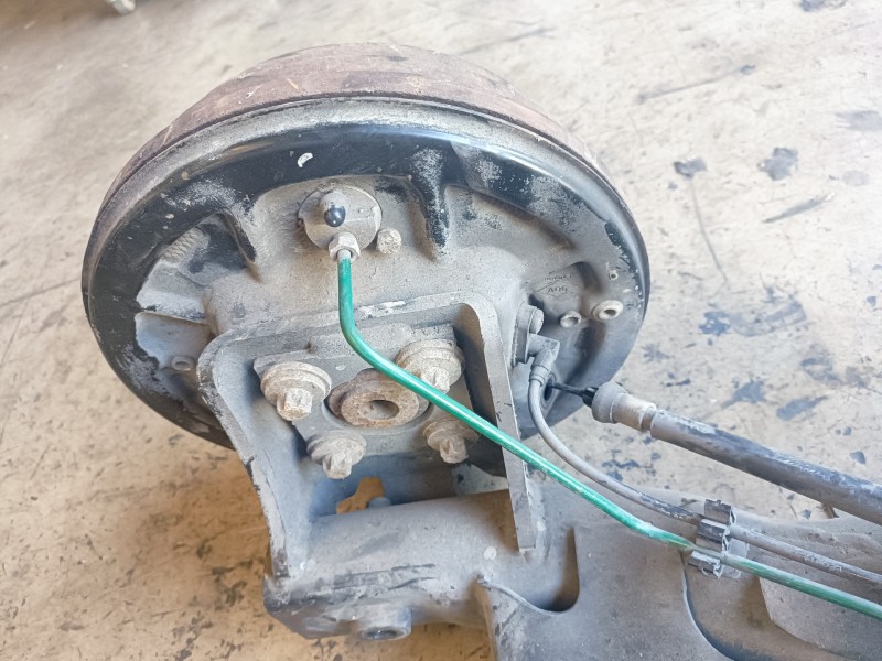 Recambio de puente trasero para dacia logan 1 k9k796 referencia OEM IAM   