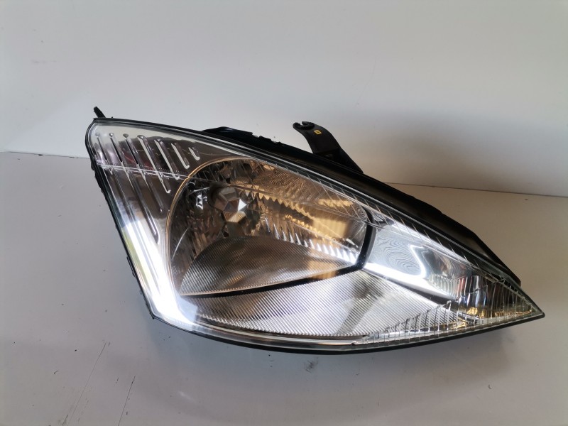 Recambio de faro derecho para ford focus berlina (cak) f9da referencia OEM IAM   