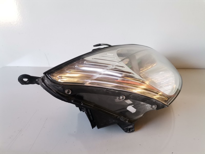 Recambio de faro derecho para ford focus berlina (cak) f9da referencia OEM IAM   