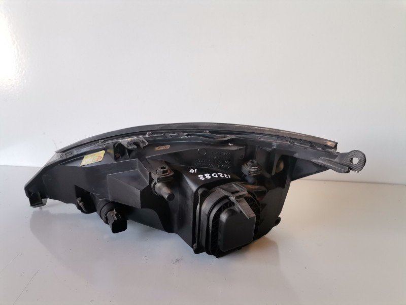 Recambio de faro derecho para ford focus berlina (cak) f9da referencia OEM IAM   
