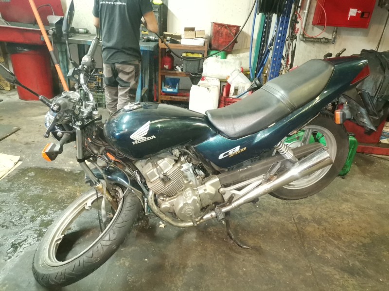 honda cb 250 del año 2001