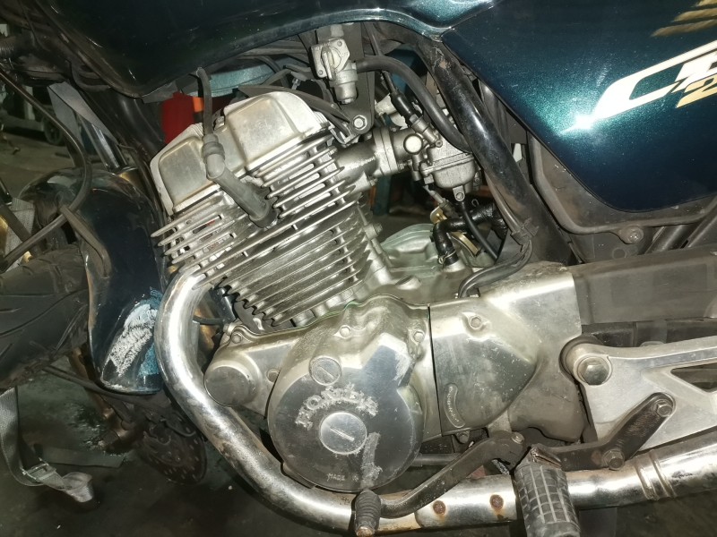 honda cb 250 del año 2001