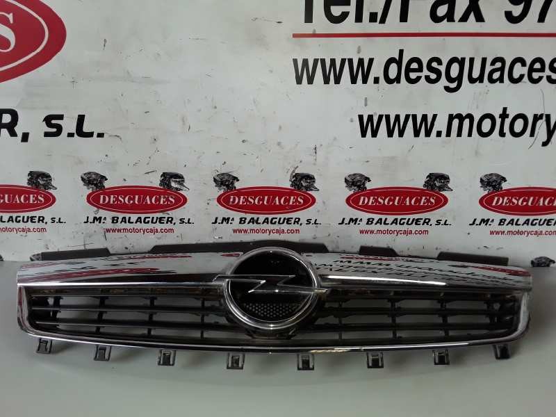 Recambio de rejilla delantera para opel zafira b z18xer referencia OEM IAM 13136136  