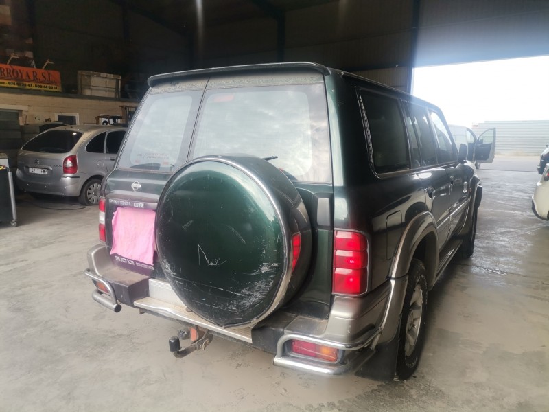 nissan patrol gr (y61) del año 2000