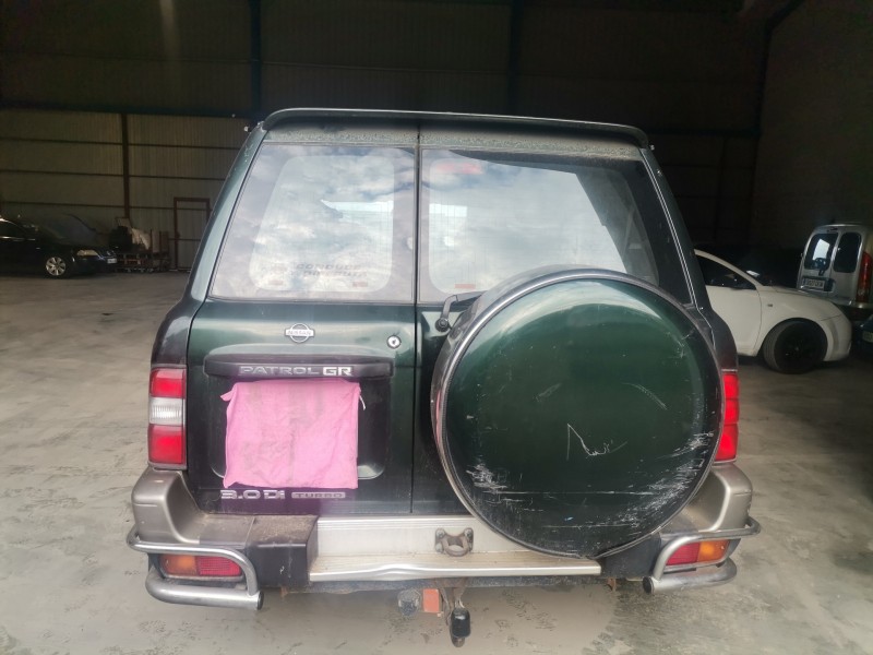 nissan patrol gr (y61) del año 2000