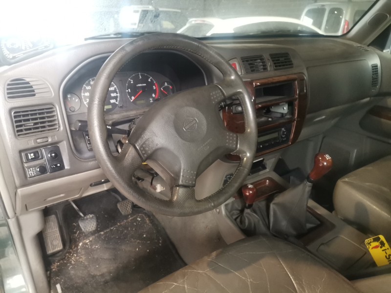 nissan patrol gr (y61) del año 2000