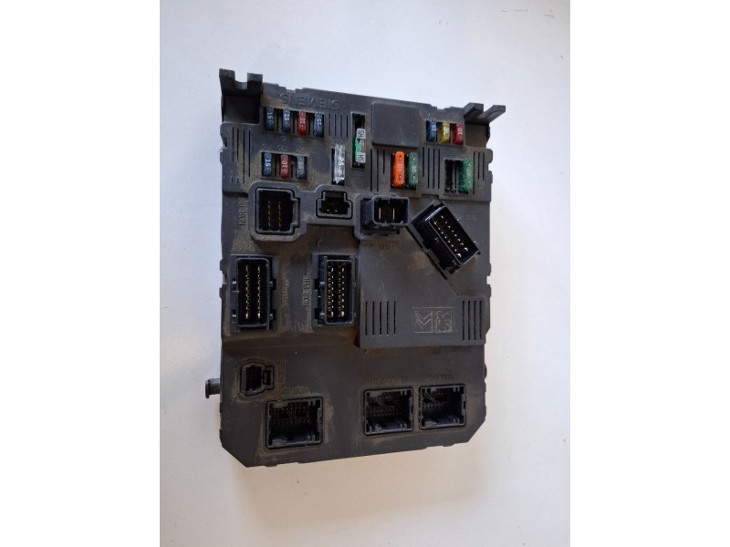 Recambio de caja reles / fusibles para citroen c3 hfx referencia OEM IAM 9650585780  