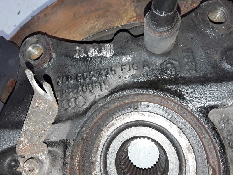 Recambio de mangueta trasera izquierda para audi q7 (4l) bug referencia OEM IAM 7L8505435  