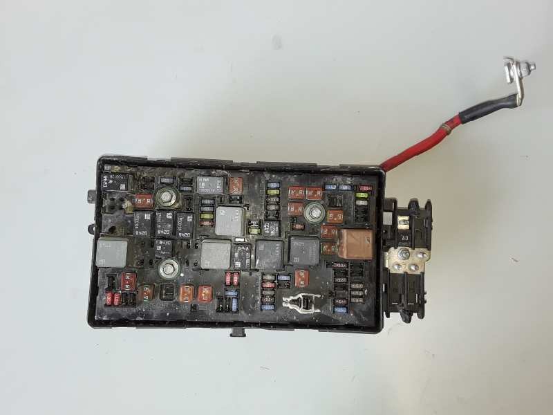 Recambio de caja reles / fusibles para opel insignia berlina a20dth referencia OEM IAM 1325530/544949969  
