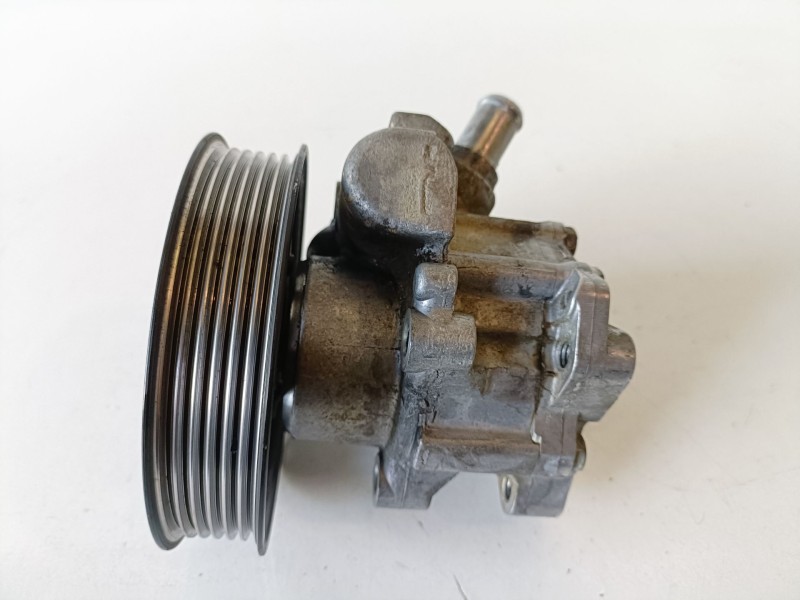 Recambio de bomba direccion para audi a4 berlina (8e) blb referencia OEM IAM 8E0145155N  