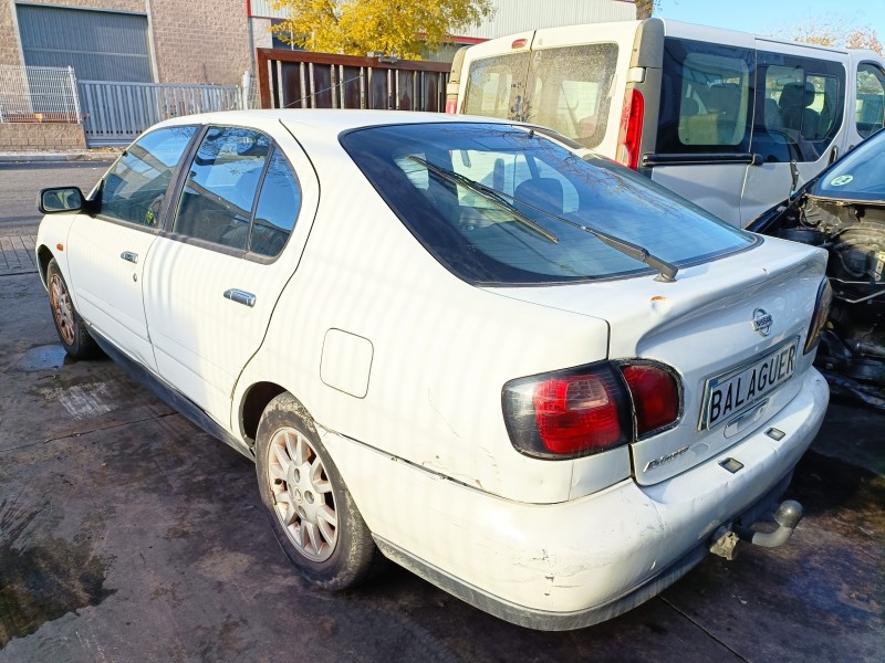 nissan primera berlina (p11) del año 2001