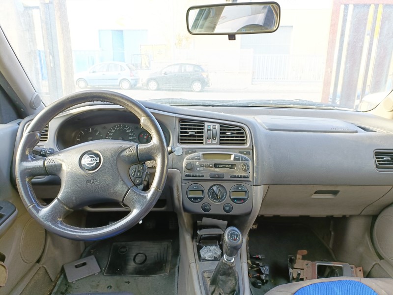 nissan primera berlina (p11) del año 2001