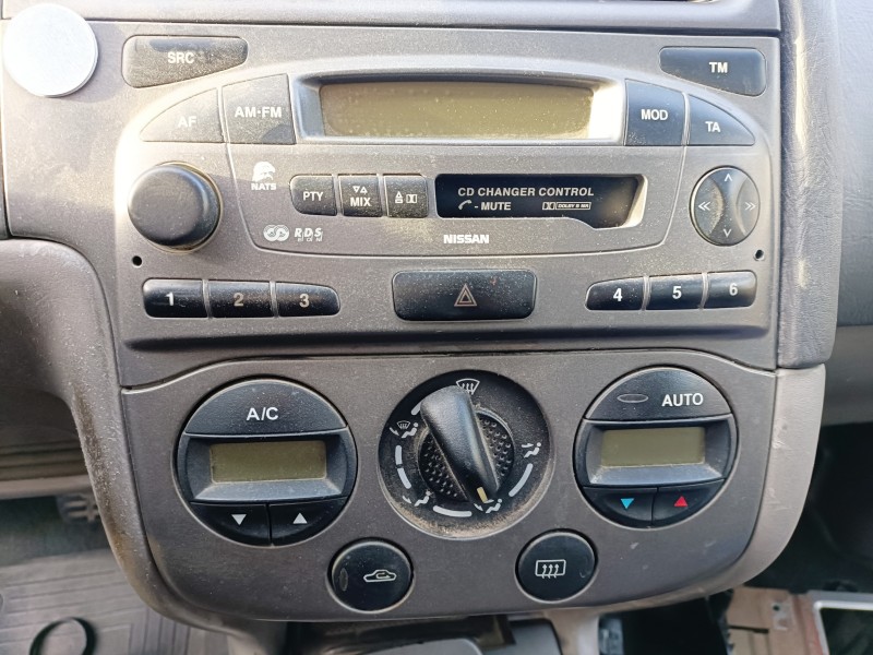 nissan primera berlina (p11) del año 2001