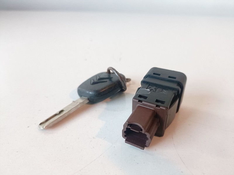 Recambio de interruptor para citroen c3 kfv referencia OEM IAM 95835T  