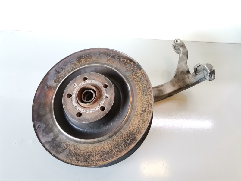 Recambio de mangueta delantera derecha para audi a8 (4e) bvn referencia OEM IAM 4E0256M  