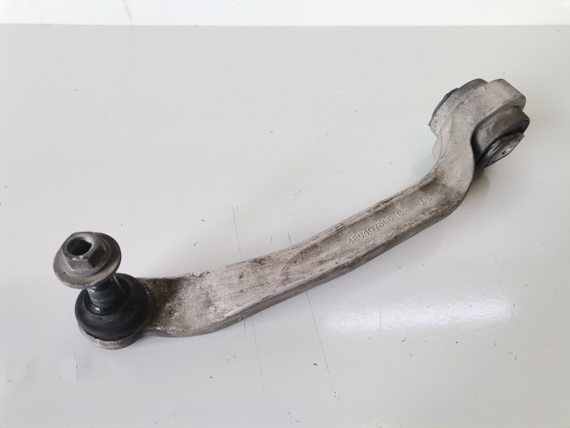 Recambio de brazo suspension inferior delantero derecho para audi a8 (4e) bvn referencia OEM IAM 4E0407696C  