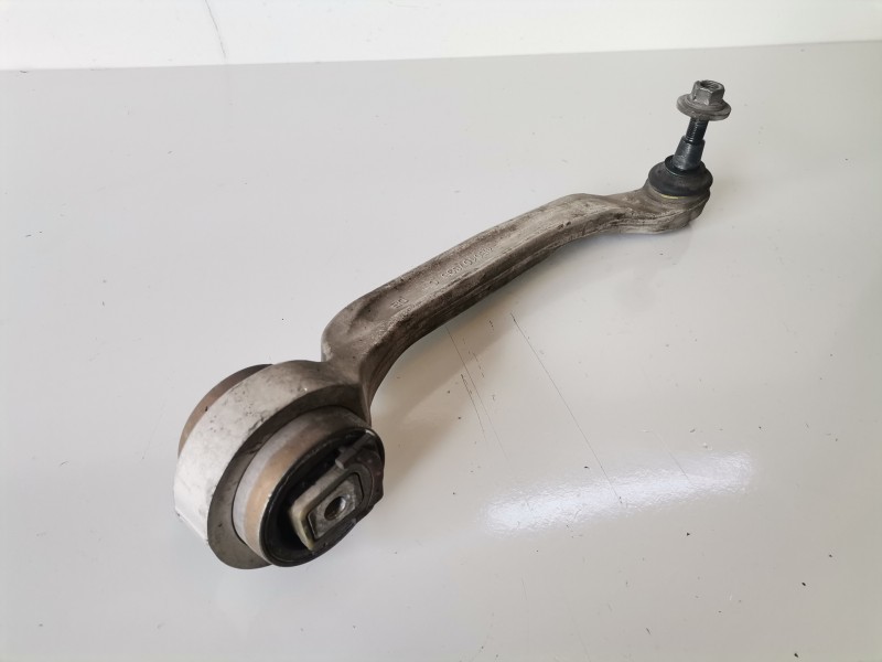 Recambio de brazo suspension inferior delantero derecho para audi a8 (4e) bvn referencia OEM IAM 4E0407696C  