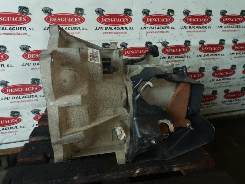 Recambio de caja cambios para ford focus berlina (cap) hxda referencia OEM IAM 3M5R7002NE  