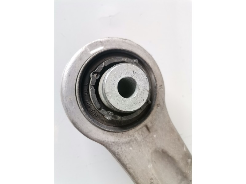 Recambio de brazo suspension inferior delantero derecho para audi a8 (4e) bvn referencia OEM IAM 4E0407155C  