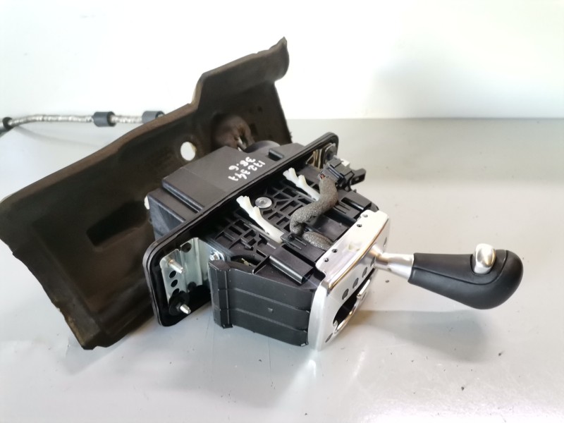 Recambio de palanca cambio para audi a8 (4e) bvn referencia OEM IAM 4E1713111B  