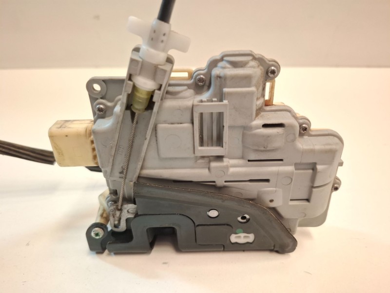 Recambio de cerradura puerta delantera derecha para volkswagen passat variant (3c5) bkp referencia OEM IAM 3C1837016A  