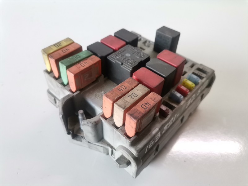 Recambio de caja reles / fusibles para fiat i doblò cargo 199a2000 referencia OEM IAM 51763771  