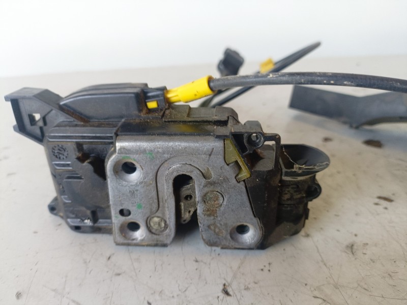 Recambio de cerradura puerta delantera derecha para renault kangoo i (f/kc0) k9k802 referencia OEM IAM   