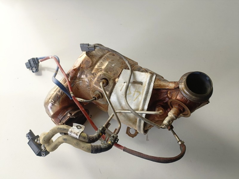 Recambio de catalizador para dacia sandero ii h4d470 referencia OEM IAM 208A02744R  