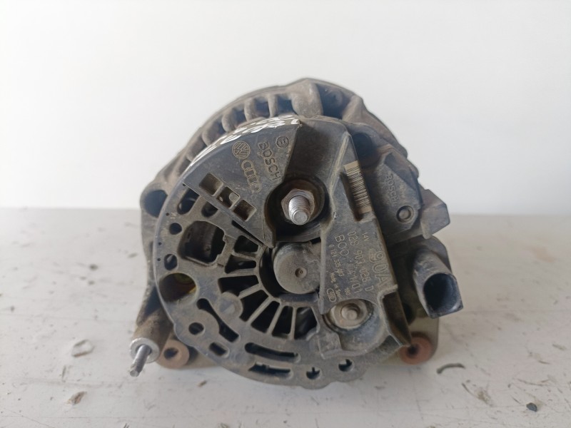 Recambio de alternador para seat leon (1m1) axp referencia OEM IAM 028903028D  
