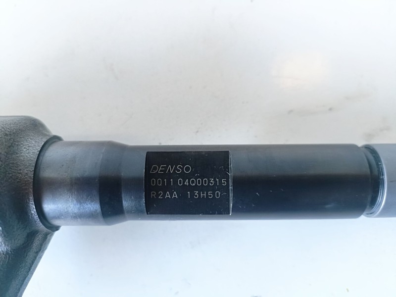 Recambio de inyector para mazda cx-7 er r2 referencia OEM IAM R2AA13H50  