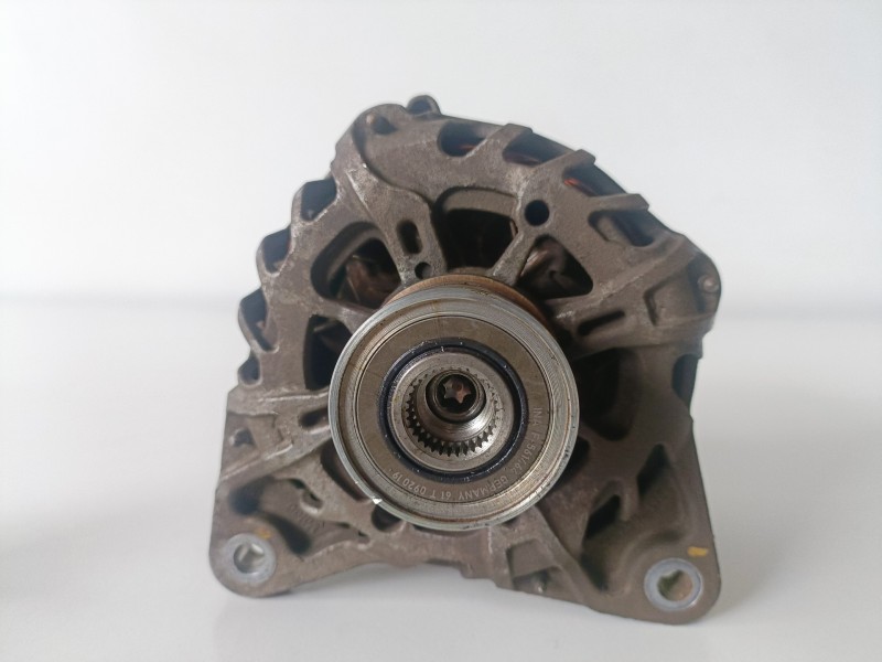 Recambio de alternador para dacia sandero ii h4b412 referencia OEM IAM 231005300RA  