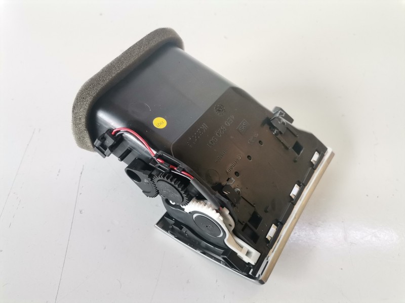 Recambio de rejilla aireadora para audi a8 (4e) bvn referencia OEM IAM 4E0820901  