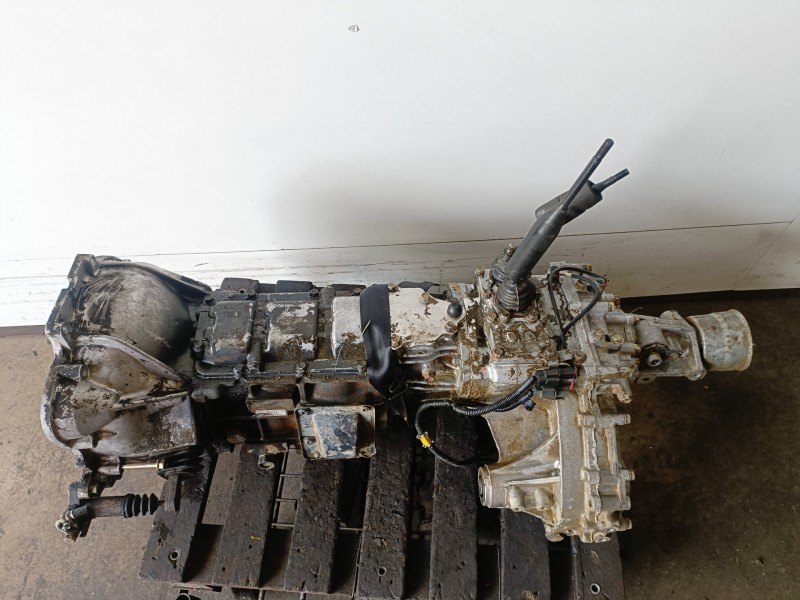 Recambio de caja cambios para mitsubishi l200 (k70) 4d56 referencia OEM IAM M011S5A009  