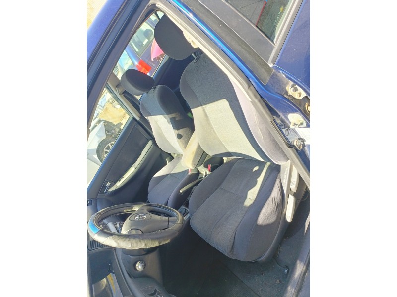toyota corolla (e12) del año 2003