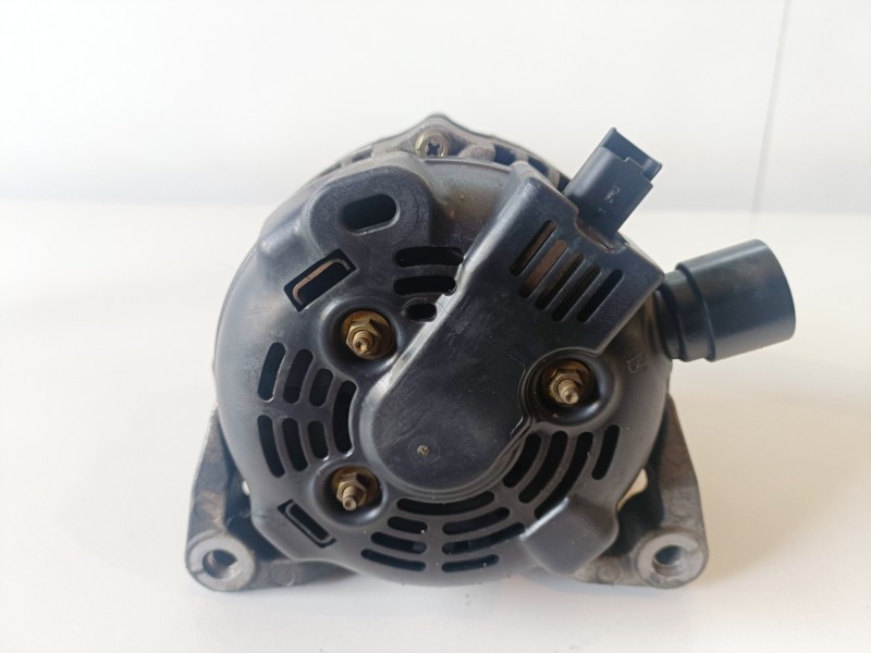 Recambio de alternador para suzuki liana (rh/er) 8hy referencia OEM IAM 3140073J00  
