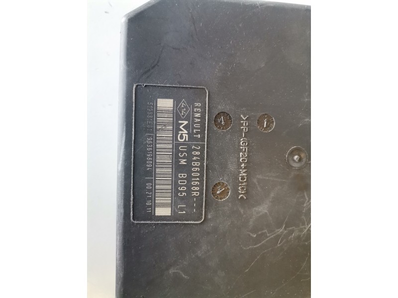 Recambio de caja reles / fusibles para renault megane iii berlina 5p k9k834 referencia OEM IAM 284B60168R  