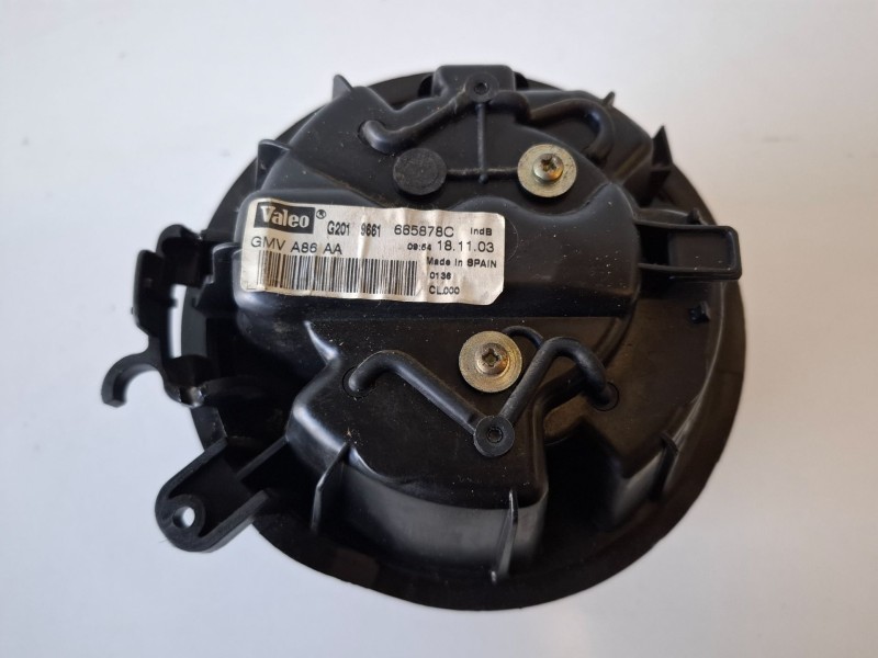 Recambio de ventilador calefaccion para citroen c3 hfx referencia OEM IAM 665878C  